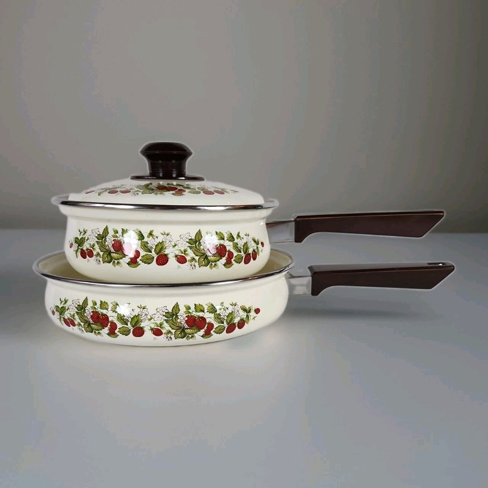 VTG Sheffield Strawberries n Cream Enamel Skillets Fry Pan Set 8" + Lid 9.5" NOS